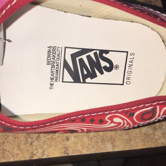 NIB Men’s Vans Bandana Sneakers - Picture 3 of 9